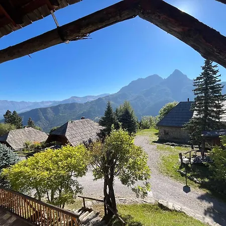 Demi-chalet Nature Avec Terrasse A Pra-loup - Fr-1-165a-117 *